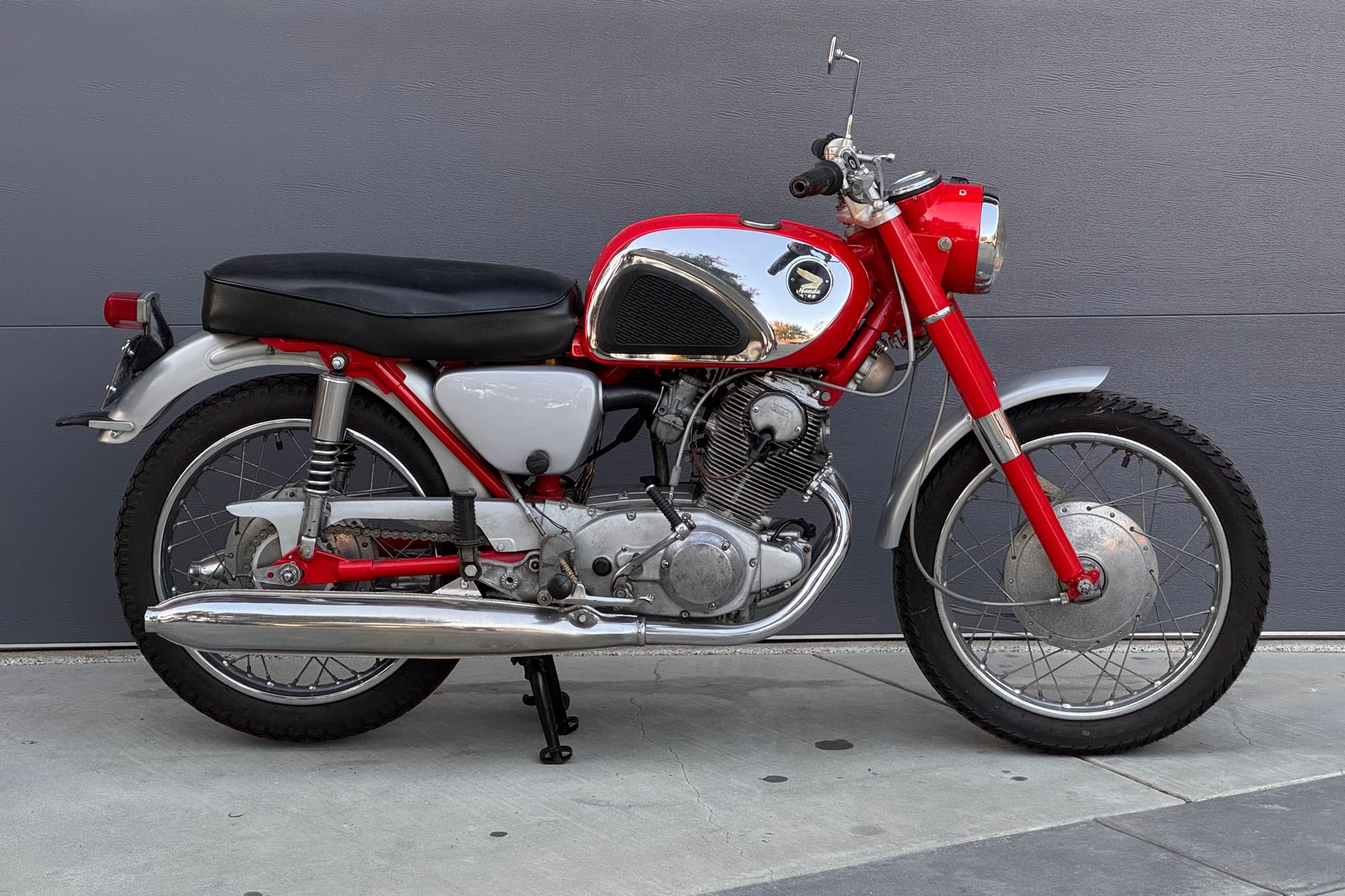 bringatrailer.com